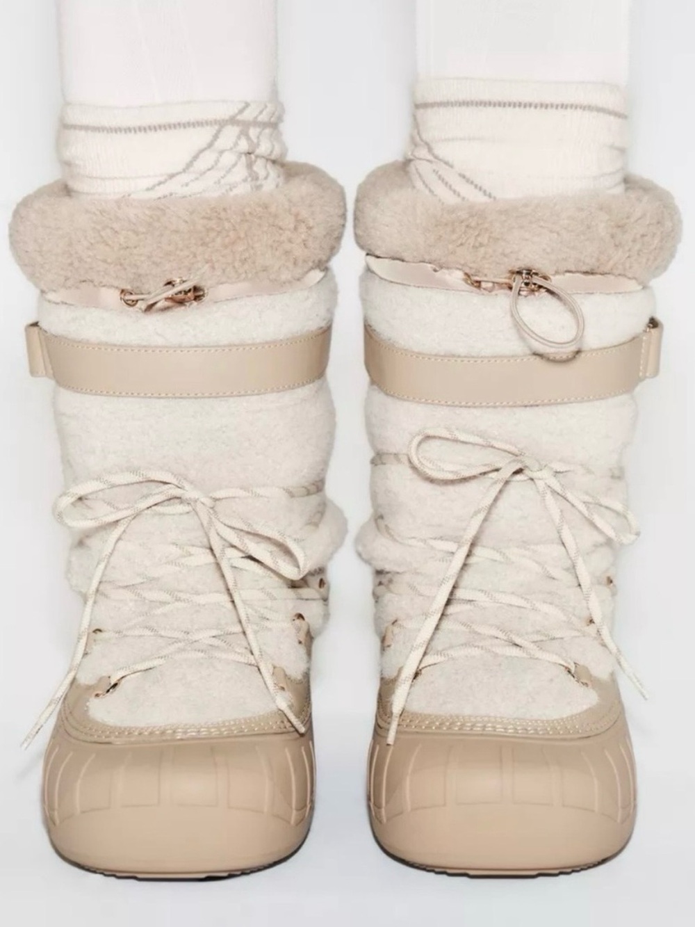 Zara SKI COLLECTION FAUX SHEARLING ANKLE BOOTS. Cream. Size 6.5. New with Tags.